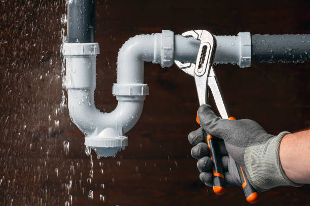 Professional Pipe Repair technician working in Thornfield, MO